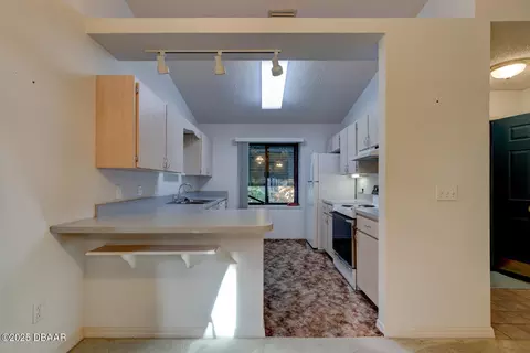 Kitchen - 611 Parque Dr, Ormond Beach, FL 32174 photo 1 of 3