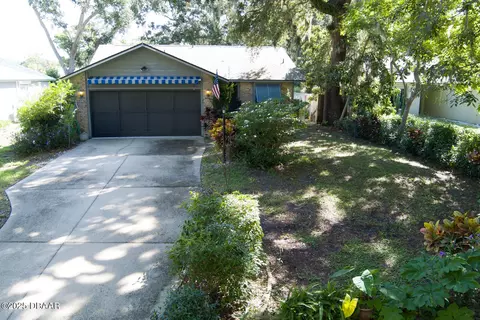 611 Parque Dr, Ormond Beach, FL 32174
