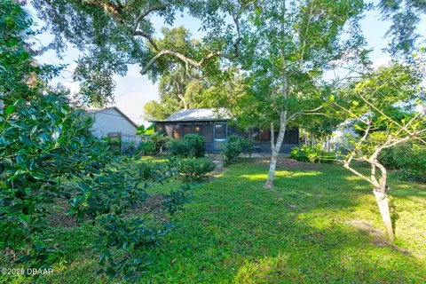 Exterior - 611 Parque Dr, Ormond Beach, FL 32174 photo 8 of 11