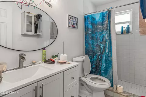 Bath - 1301 Bond St, Edgewater, FL 32132 photo 2 of 2