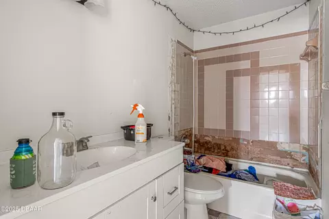 Bath - 1303 Bond St, Edgewater, FL 32132 photo 1 of 1