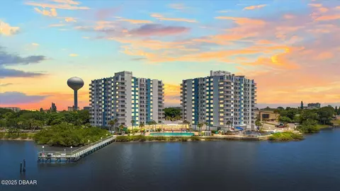 935 N Halifax Ave, Daytona Beach, FL 32118