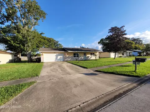 786 Little Pine Dr, South Daytona, FL 32119
