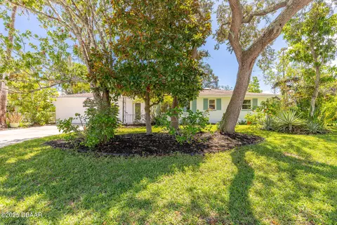 325 Acacia Dr, Port Orange, FL 32127