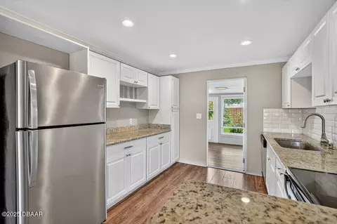 Kitchen - 68 Ocean Shore Dr, Ormond Beach, FL 32176 photo 3 of 4