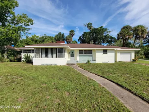 562 South St, Daytona Beach, FL 32114