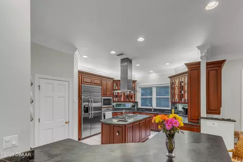 Kitchen - 15 Broadriver Rd, Ormond Beach, FL 32174 photo 4 of 7