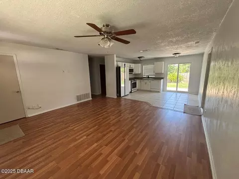 Living - 1340 Par Ave, Ormond Beach, FL 32174 photo 2 of 4