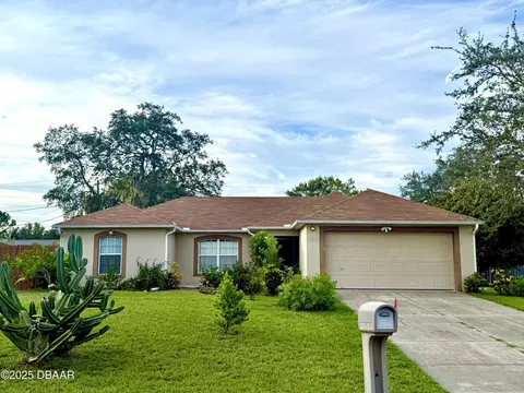 2464 Dumas Dr, Deltona, FL 32738