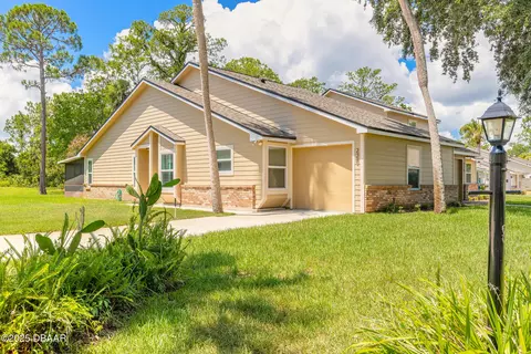 220 Bob White Ct, Daytona Beach, FL 32119