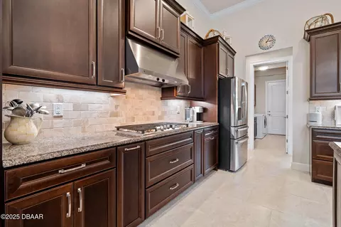 Kitchen - 524 Wingspan Dr, Ormond Beach, FL 32174 photo 3 of 7