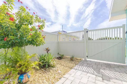 Exterior - 13 Palmetto Dr, Ormond Beach, FL 32176 photo 9 of 13