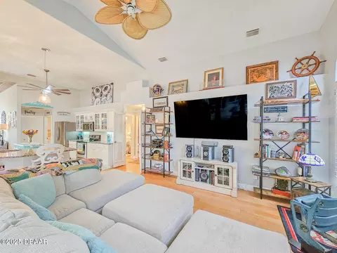 Living - 63 Bay Lake Dr, Ormond Beach, FL 32174 photo 4 of 4