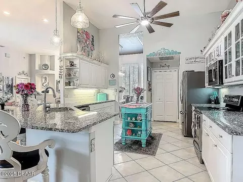 Kitchen - 63 Bay Lake Dr, Ormond Beach, FL 32174 photo 4 of 7