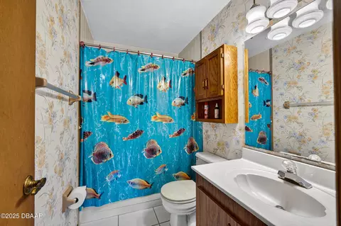 Bath - 2204 Yule Tree Dr, Edgewater, FL 32141 photo 2 of 2