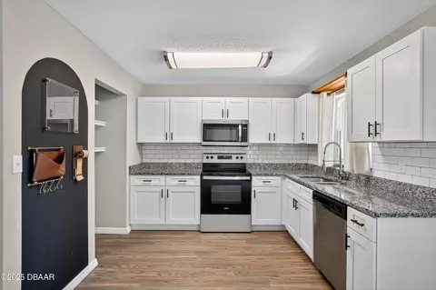 Kitchen - 345 Collins St, Ormond Beach, FL 32174 photo 3 of 3
