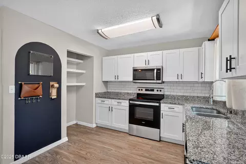 Kitchen - 345 Collins St, Ormond Beach, FL 32174 photo 2 of 3