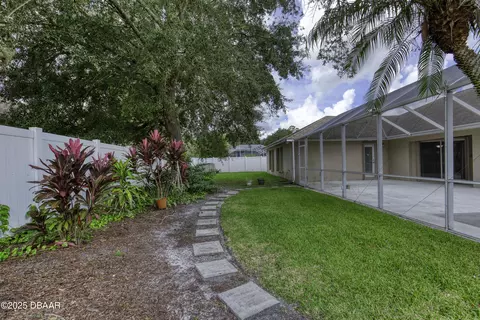Exterior - 28 Peruvian Ln, Ormond Beach, FL 32174 photo 5 of 11