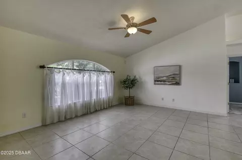 Living - 28 Peruvian Ln, Ormond Beach, FL 32174 photo 2 of 11