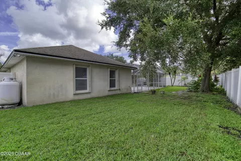 Exterior - 28 Peruvian Ln, Ormond Beach, FL 32174 photo 8 of 11