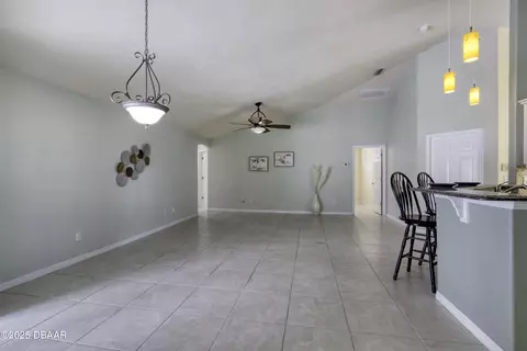 Living - 28 Peruvian Ln, Ormond Beach, FL 32174 photo 6 of 11