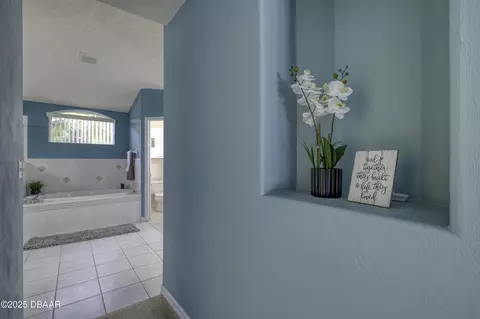 Entry Way - 28 Peruvian Ln, Ormond Beach, FL 32174 photo 2 of 2