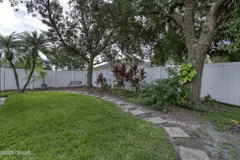 Exterior - 28 Peruvian Ln, Ormond Beach, FL 32174 photo 9 of 11