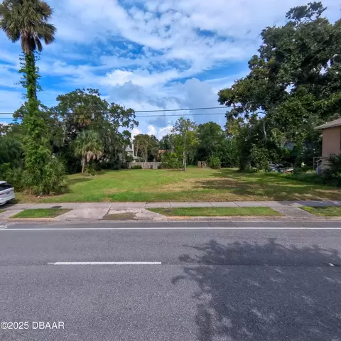 623 S Ridgewood Ave, Daytona Beach, FL 32114