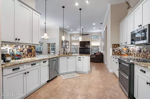 Kitchen - 945 Stone Lake Dr, Ormond Beach, FL 32174 photo 2 of 5