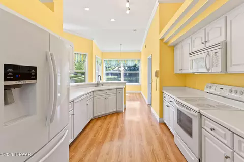 Kitchen - 21 Greenvale Dr, Ormond Beach, FL 32174 photo 3 of 5