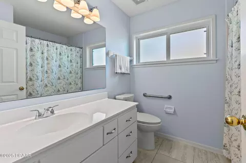 Bath - 21 Greenvale Dr, Ormond Beach, FL 32174 photo 5 of 5