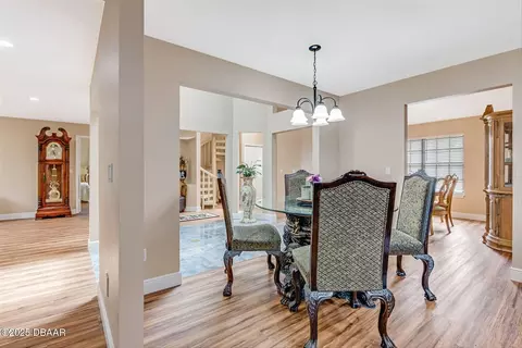 Dining - 3 Crescent Lake Way, Ormond Beach, FL 32174 photo 2 of 3