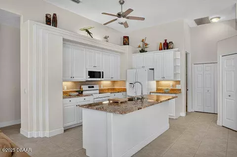 Kitchen - 22 Old Bridge Way, Ormond Beach, FL 32174 photo 2 of 4