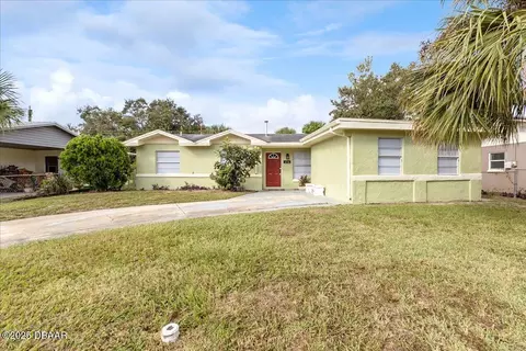 616 Cedar Park Dr, Daytona Beach, FL 32114