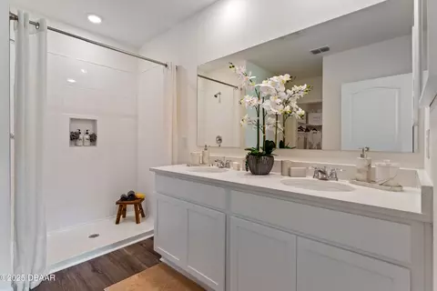 Bath - 1615 Houmas St, Ormond Beach, FL 32174 photo 1 of 2