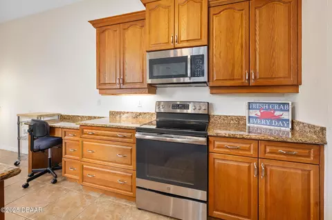 Kitchen - 21 Moonglow Dr, Ormond Beach, FL 32174 photo 2 of 5