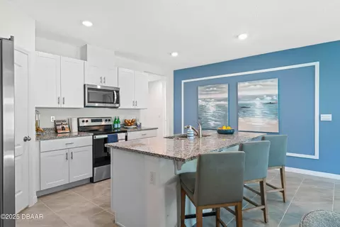 Kitchen - 1605 Houmas St, Ormond Beach, FL 32174 photo 4 of 4