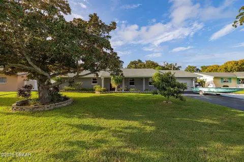 806 Hamlin Dr, South Daytona, FL 32119