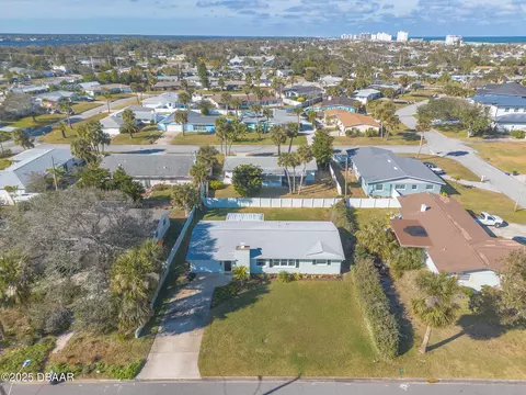 View/Area - 47 Fairway Dr, Ormond Beach, FL 32176 photo 2 of 12