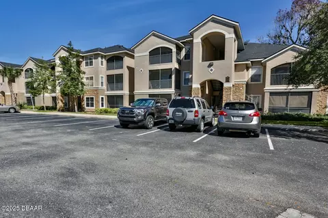 940 Village Trl #6-109, Port Orange, FL 32127