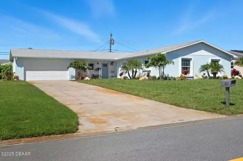 307 Emory Dr, Daytona Beach, FL 32118