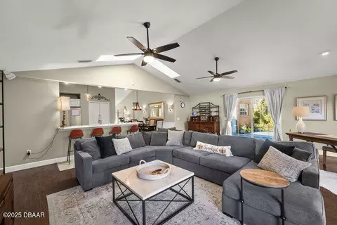 Living - 34 Blockhouse Ct, Ormond Beach, FL 32174 photo 2 of 2