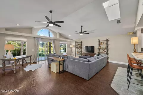 Living - 34 Blockhouse Ct, Ormond Beach, FL 32174 photo 1 of 2