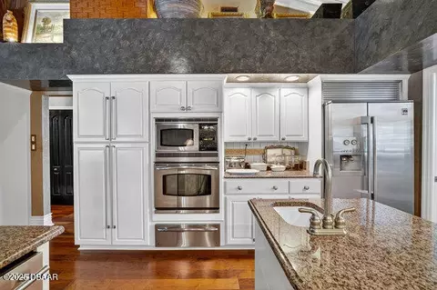 Kitchen - 79 Shadowcreek Way, Ormond Beach, FL 32174 photo 4 of 4