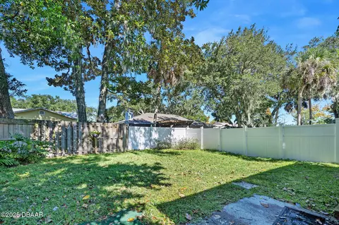 Exterior - 105 Northbrook Ln, Ormond Beach, FL 32174 photo 7 of 10