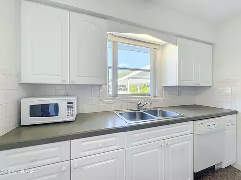1401 Orange Tree Dr, Edgewater, FL 32132 photo 15