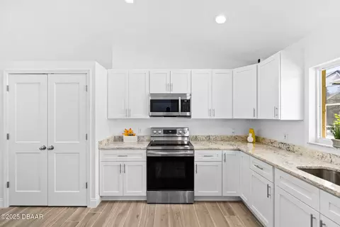 Kitchen - 26 Marjorie Trl, Ormond Beach, FL 32174 photo 1 of 2
