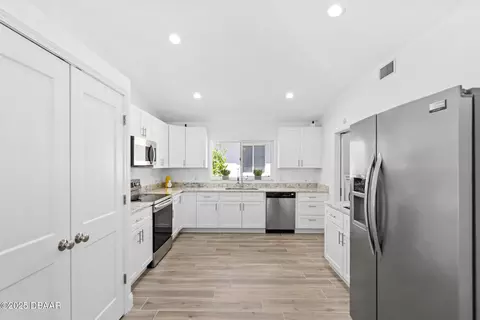 Kitchen - 26 Marjorie Trl, Ormond Beach, FL 32174 photo 2 of 2