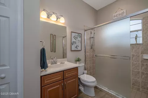 Bath - 1452 Kilrush Dr, Ormond Beach, FL 32174 photo 4 of 4