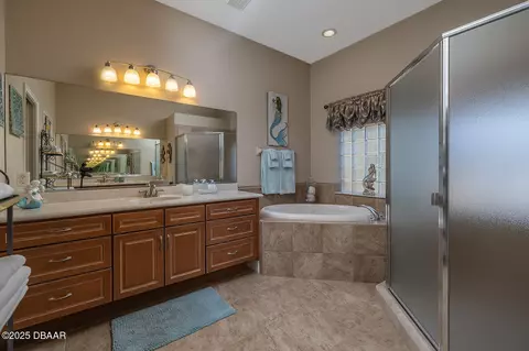 Bath - 1452 Kilrush Dr, Ormond Beach, FL 32174 photo 1 of 4